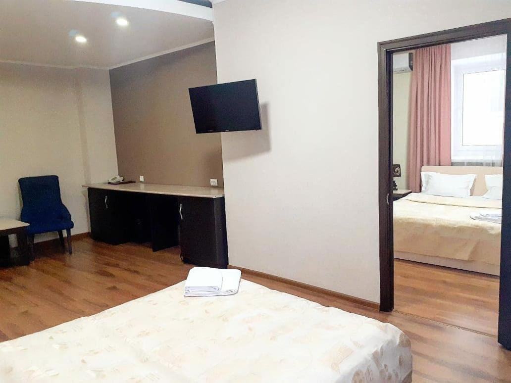 Ustʼ-Kamenogorsk City Hotel מראה חיצוני תמונה